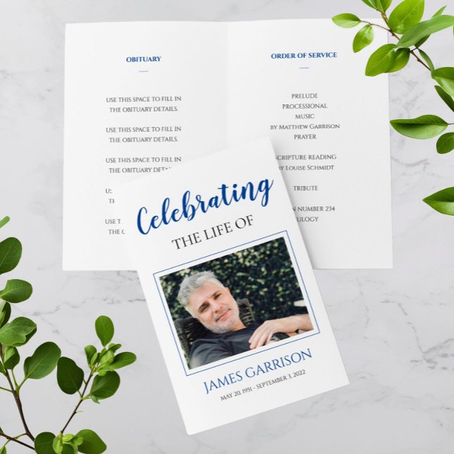 Elegantes Blue Celebration of Life Memorial Progra Flyer (Von Creator hochgeladen)