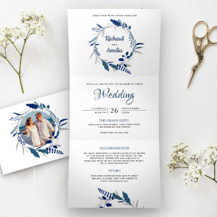 Elegantes Blue Floral Wreath Foto Hochzeit Dreifach Gefaltete Einladung