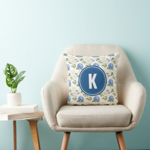 Elegantes Blue Hydragea Blume Muster Monogramm Kissen