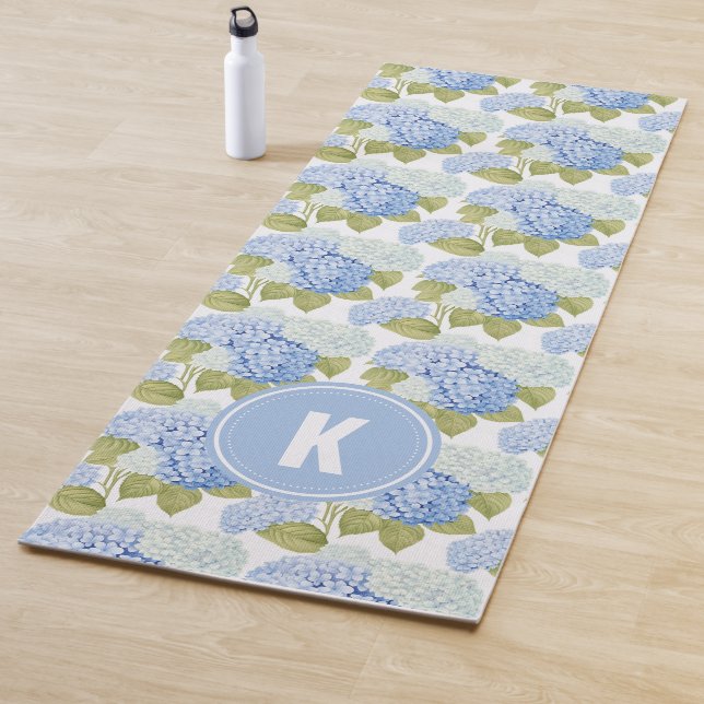 Elegantes Blue Hydragea Blume Muster Monogramm Yogamatte (Beispiel)