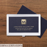 Elegantes Blue Leather Gold-Logo Visitenkarten Dose<br><div class="desc">Mit diesem eleganten, blauen Visitenkartengehäuse aus Leder mit einem luxuriösen Gold-Logo lassen Sie Ihre Eleganz erkennen. Dieser stilvolle Fall ist perfekt für Networking Events und Geschäftstreffen geeignet und wird sowohl bei Kunden als auch bei Kollegen einen bleibenden Eindruck hinterlassen. Die dauerhafte Konstruktion und der sichere Snap-Verschluss sorgen dafür, dass Ihre...</div>