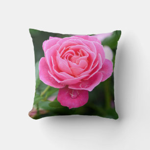 Elegantes Blumenkissen mit rosa Rosen für den Gart Kissen