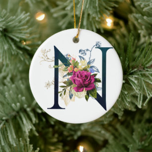 Elegantes Blumenmonogramm Buchstabe N Keramik Ornament