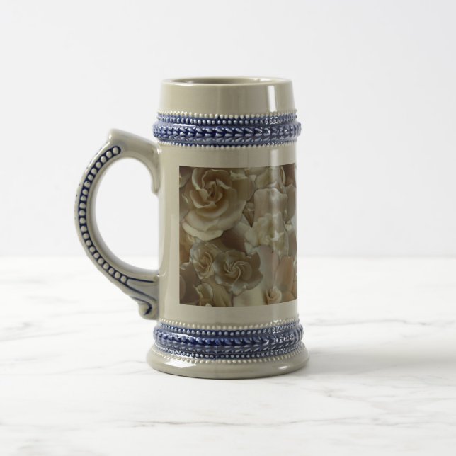 Elegantes Blumenmuster-Rose Petal-Muster Bierglas (Links)