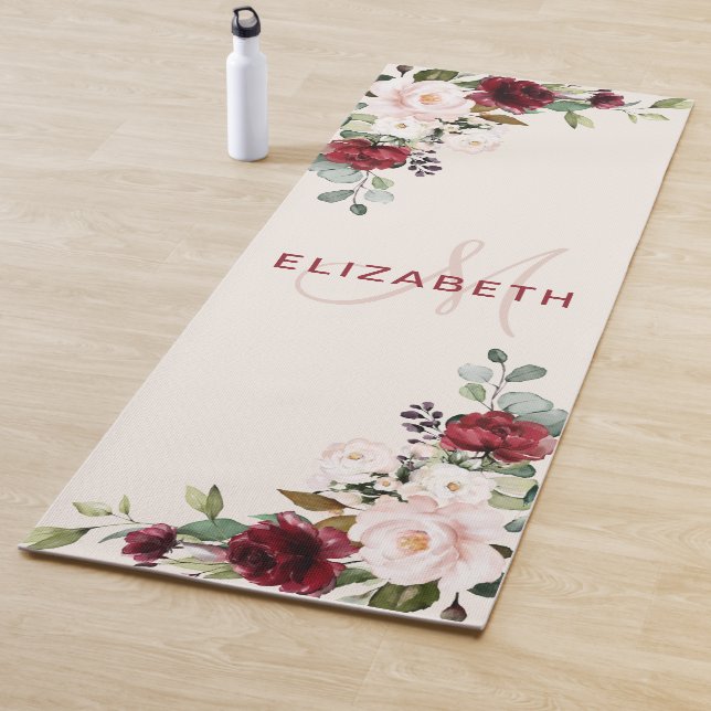 Elegantes Blush Burgundy Aquarell Floral Monogramm Yogamatte (Beispiel)
