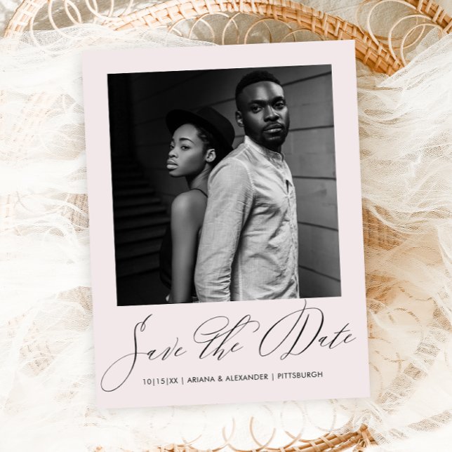 Elegantes Blush-Script-Foto Hochzeit Speichern Sie Postkarte (Von Creator hochgeladen)