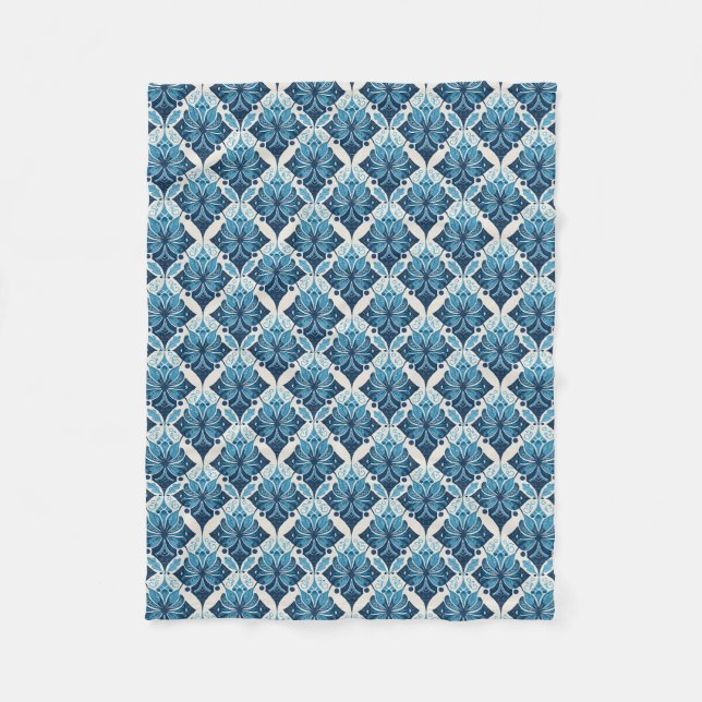 Elegantes Boho Blumenmuster in Blau Fleecedecke (Vorderseite)