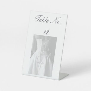 Elegantes Brautkleid-Script-Hochzeitstisch-Nummern Sockelschild