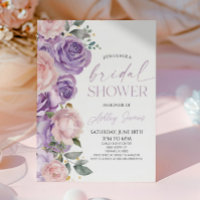 Elegantes Brautparty mit Lila, blühenden Blume