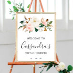 Elegantes Brautparty Willkommenspender, Begrüßungs Poster<br><div class="desc">Begrüßen Sie Schilder an Ihrem Brautparty mit diesem eleganten Brautparty Willkommenspender,  Willkommenszeichen. Personalisieren Sie mit Braut,  um den Namen und das Brautparty Datum zu sein. Das Design besticht durch eine luxuriöse Einrichtung aus Baumwolle und magnolischen Blume.</div>