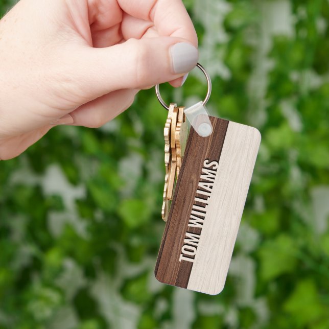 Elegantes Brown Wood Texture Modern Style Monogram Schlüsselanhänger (Hand)
