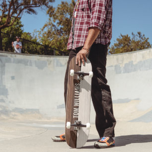 Elegantes Brown Wood Texture Modern Style Monogram Skateboard