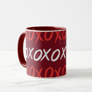 Elegantes Burgund XOXO Umarmungen und Küsse Tasse