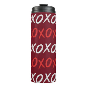 Elegantes Burgund XOXO Umarmungen und Küsse Thermosbecher