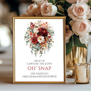 Elegantes burgunderrotes florales Oh-Snap-Hochzeit Poster