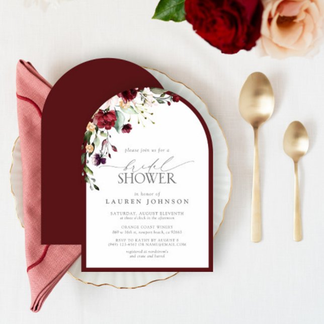 Elegantes Burgundy Floral Watercolor Brautparty Einladung (Von Creator hochgeladen)