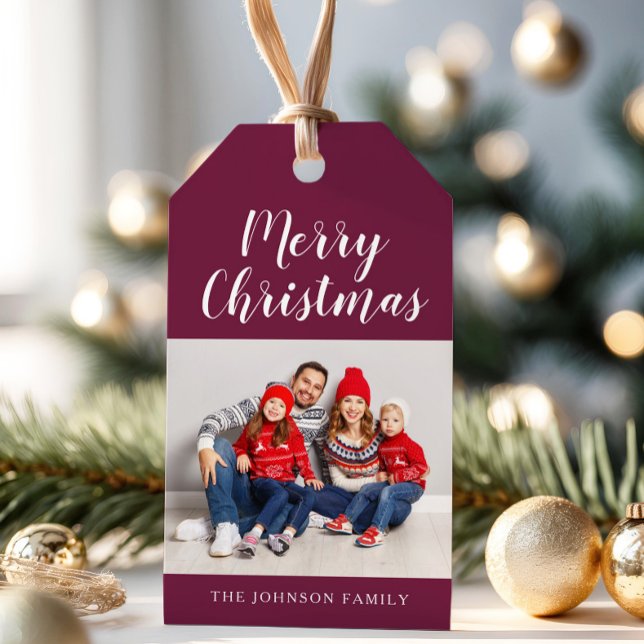 Elegantes Burgundy Script Weihnachts-Foto Geschenkanhänger (Elegant Burgundy Script Christmas Photo Gift Tags)