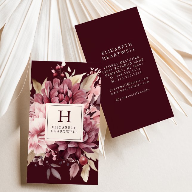 Elegantes Burgundy Watercolor Floral Monogramm Visitenkarte (Von Creator hochgeladen)