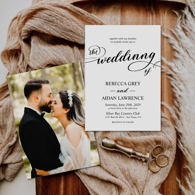 Elegantes Calligrafy Script Monogram Foto Wedding Einladung (Von Creator hochgeladen)