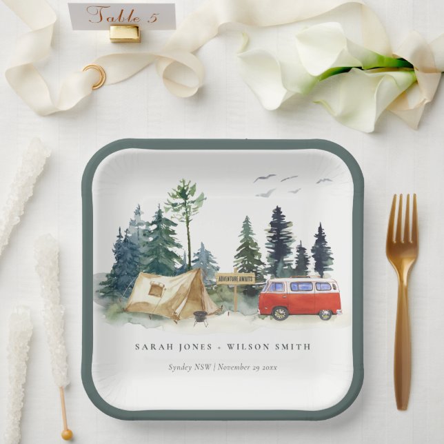 Elegantes Camping Hochzeit im Pinienwald Pappteller (Hochzeit)