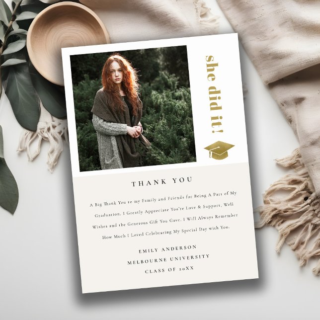 Elegantes Cap Typografy Graduation Cap Foto Dankeskarte (Von Creator hochgeladen)