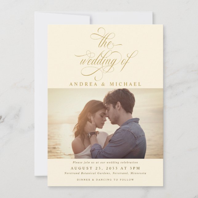 Elegantes Cream Gold Calligraphy Foto Wedding Einladung (Vorderseite)