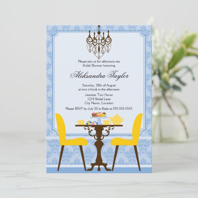 Elegantes Damask und Chandelier Tea Party Einladung (Stehend Vorderseite)