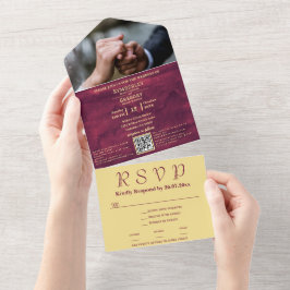 Elegantes Dunkelburgunder mit Goldakzent RSVP All In One Einladung