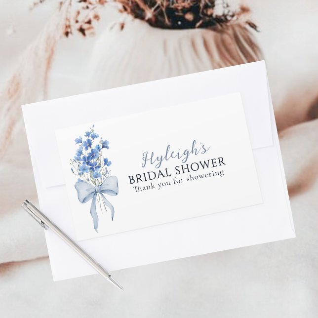 Elegantes Dusty Blue Floral Ribbon Bow Brautparty Rechteckiger Aufkleber (Von Creator hochgeladen)