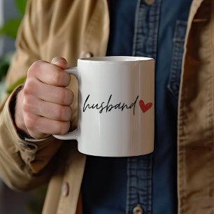 Elegantes Ehemann mit rotem Herzen Kaffeetasse