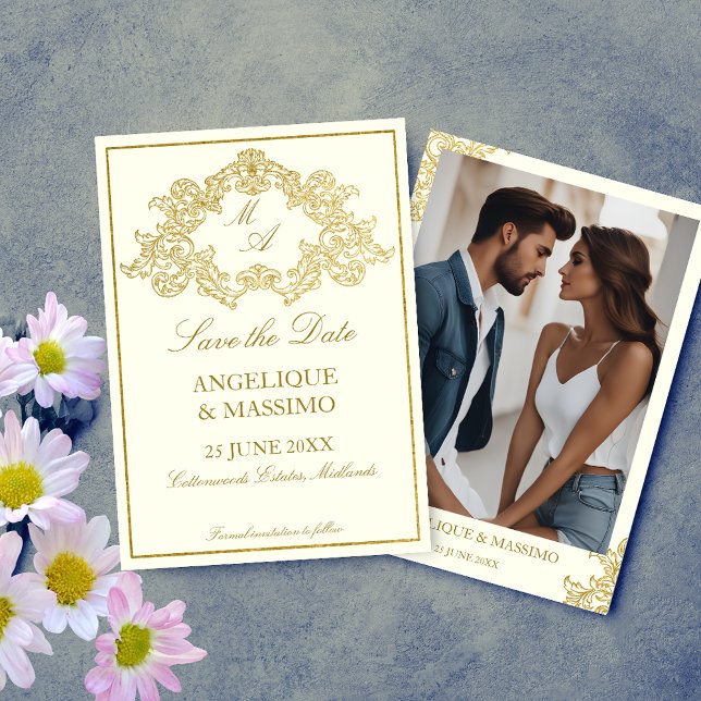 Elegantes Elfenbein- und Goldweinfest - Foto Save The Date (Elegant ivory and gold vintage ornate frame wedding photo save the date invitation card template)
