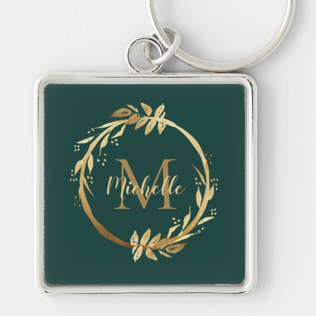 Elegantes Emerald Green Gold Wreath Name Monogram Schlüsselanhänger (Vorne)