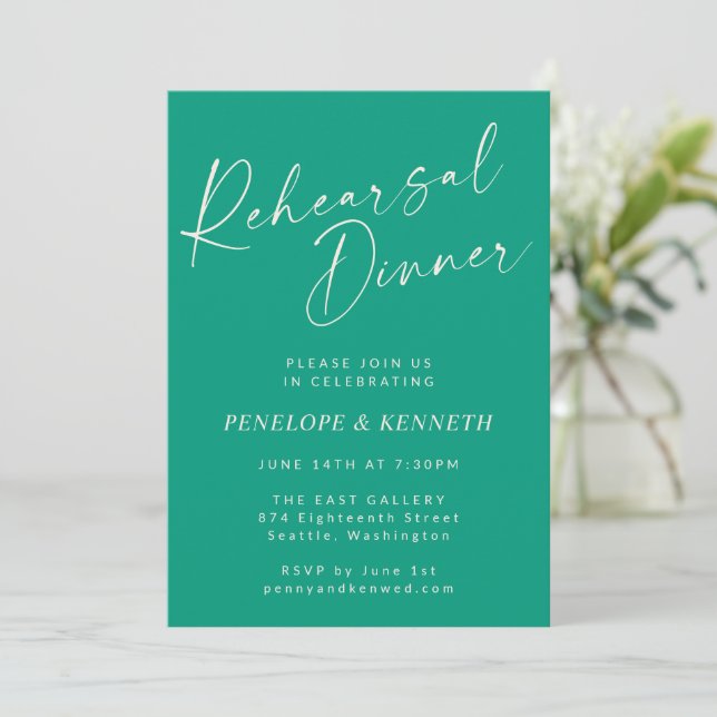 Elegantes Emerald Green Script Probe Dinner Einladung (Stehend Vorderseite)