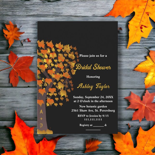 Elegantes Fall Carved Tree Schwarz-weißes Brautpar Einladung (Von Creator hochgeladen)