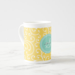 Elegantes, feminin-gelbes Blumenmuster-Monogramm Prozellantasse