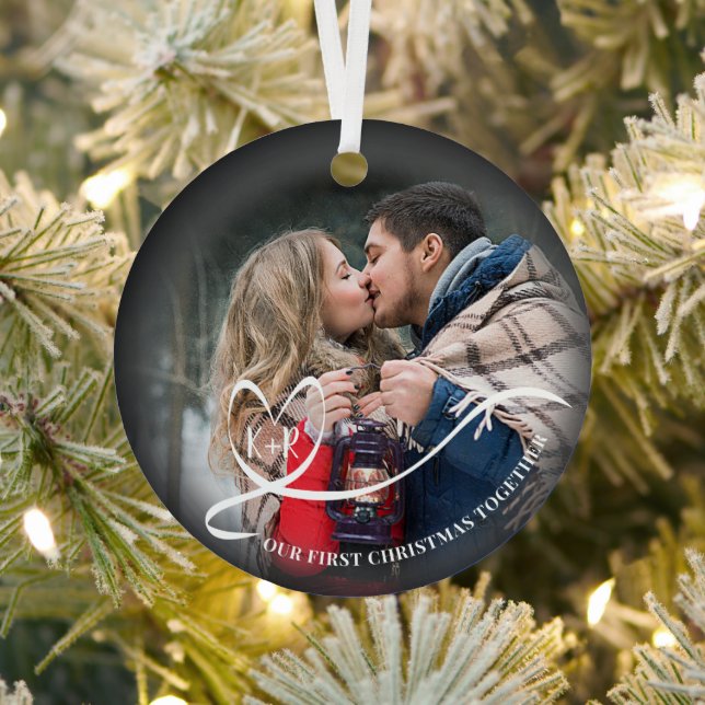 Elegantes First Christmas Together Foto Ornament Aus Metall (InSitu)