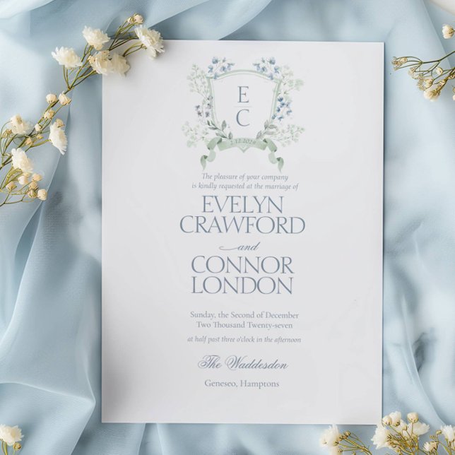 Elegantes florales Wappen Dusty Blue Script Weddin Einladung (Von Creator hochgeladen)