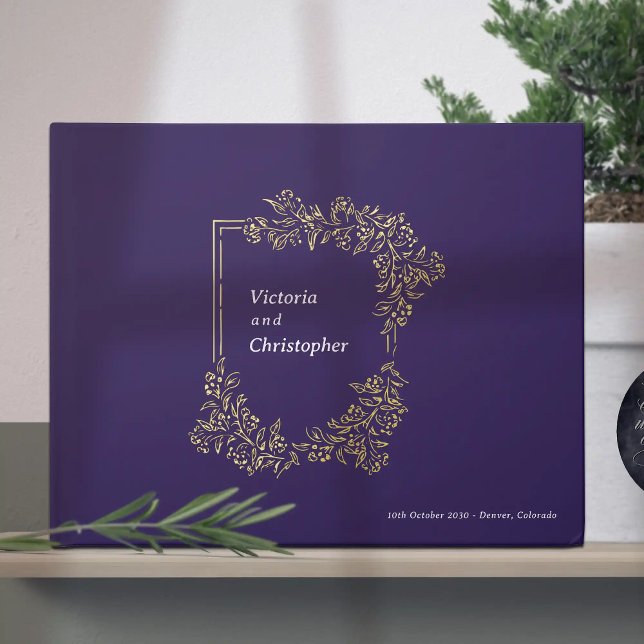 Elegantes florales Wappen Klassische botanische Ho Gästebuch (Elegant Romantic Wedding Guest Book with Gold Foil)