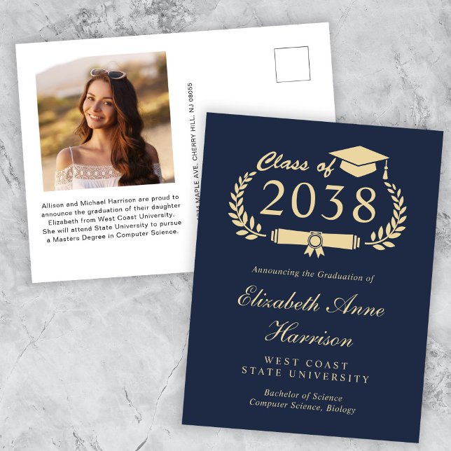 Elegantes Foto Blue Gold Abschluss Ankündigung Postkarte (An elegant college graduation announcement to celebrate the graduate's achievements)