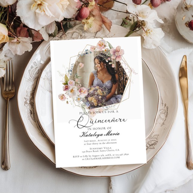 Elegantes Foto Blumenstrauß Quinceanera Einladung (Von Creator hochgeladen)