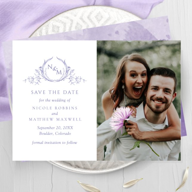 Elegantes Foto Lila Monogram Wedding Save The Date (Von Creator hochgeladen)