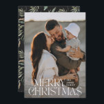 Elegantes Foto, modern, minimalschwarz botanisch Feiertagskarte<br><div class="desc">Elegantes Foto Moderne minimale natürliche schwarze Aquarell botanische Typografie Frohe Weihnachtsferien flache Karte.</div>