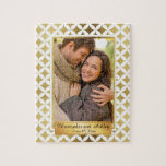 Elegantes Foto-Puzzle<br><div class="desc">Elegantes Gold und Weiß Paare Freund / Freundin / Ehemann / Ehefrau Foto Puzzle. Fügen Sie Ihr Foto und Text hinzu. Das ist ein süßes Geschenk für Valentinstag,  Jubiläum,  Weihnachten oder jeden Tag.</div>