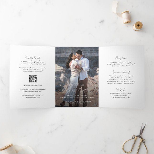 Elegantes Foto QR Code Moderne Hochzeit Dreifach Gefaltete Einladung (Innenseite)