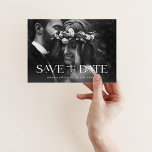 Elegantes Foto Save the Date Magneteinladung<br><div class="desc">Diese klassische und elegante Save the Date magnetische Anzeigekarte verfügt über zwei Ihrer beliebtesten persönlichen Fotos mit moderner,  weißer Dekortypografie.</div>