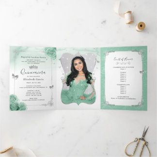Elegantes Foto Silver und Seafoam Green Quinceñera Dreifach Gefaltete Einladung