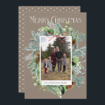 Elegantes Foto Weihnachtsgrün Grußkarte<br><div class="desc">Feiern Sie die Saison mit dieser schönen Aquarellkarte.
Foto mit freundlicher Genehmigung von https://maeganbartell.wixsite.com/graciemaephotography</div>