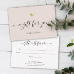 Elegantes Geschenkgutschein für moderne Skripte<br><div class="desc">Ein Geschenk für Sie! Diese moderne, schicke vergoldete Geschenkgutschein-Karte für Ihre Kunden bietet handgeschriebene Skriptkalligraphie neben Ihren Namen in eleganter Serifentypografie. Das ist die elegante, rot-rosa Version.</div>