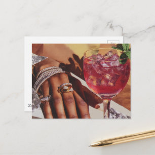 Elegantes Getränk und viele Juwelen Collage  Postkarte