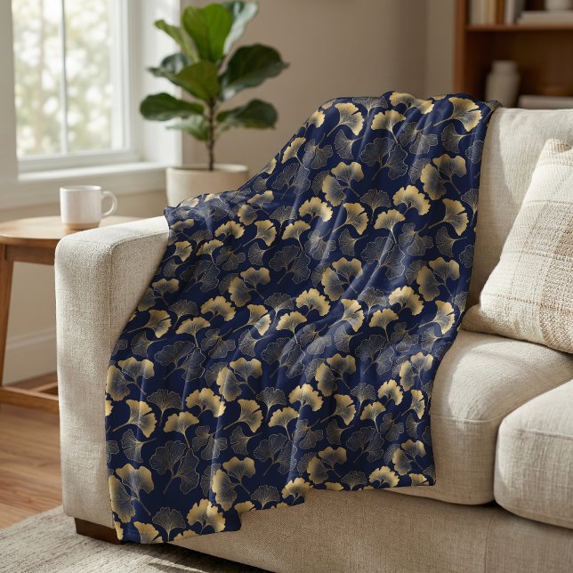 Elegantes Ginkgoblattmuster Navyblau Gold Fleecedecke (Von Creator hochgeladen)